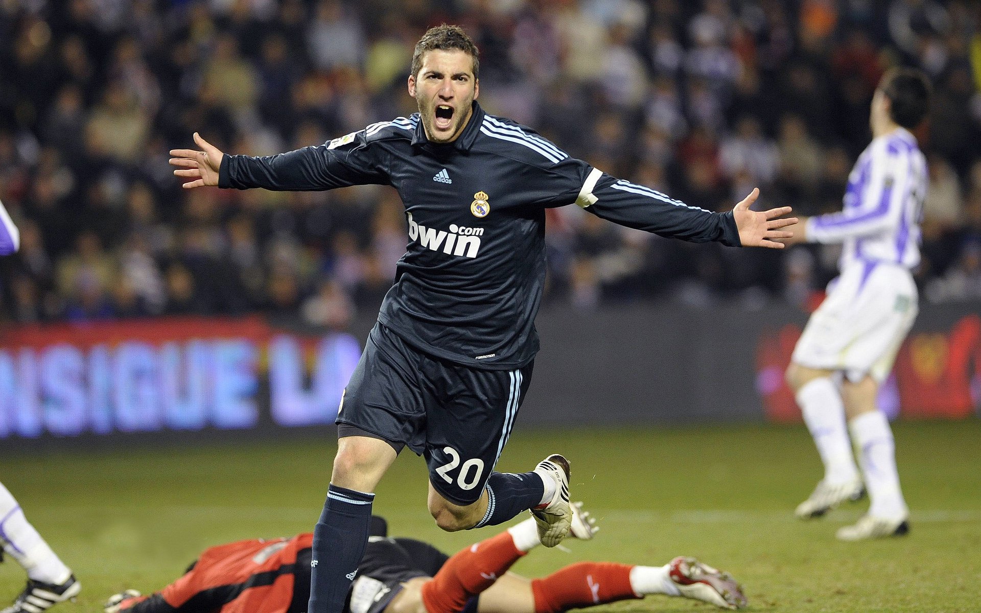 C罗:退役会落泪,距千球仅差48球,c罗退役计划