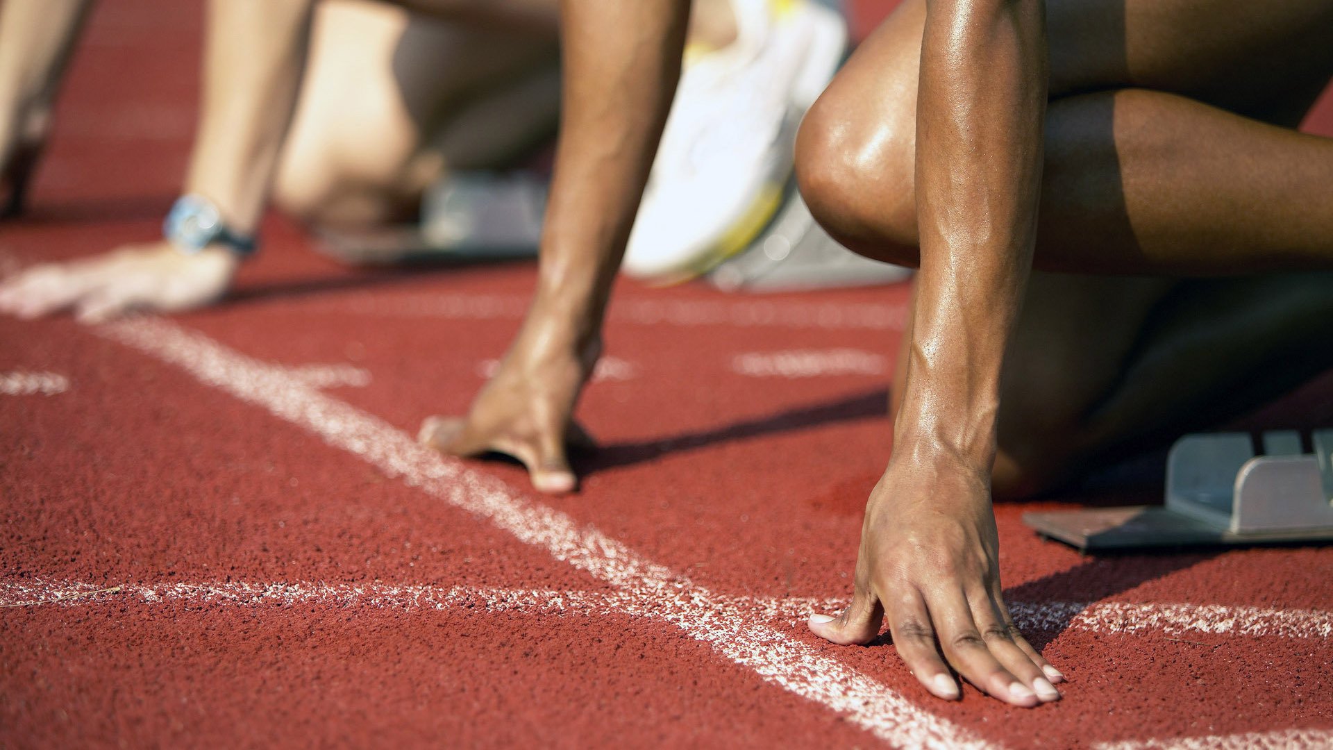 女子200蝶水下滑行占比变化对照图，女子200米蝶泳金牌获得者是哪一位运动员